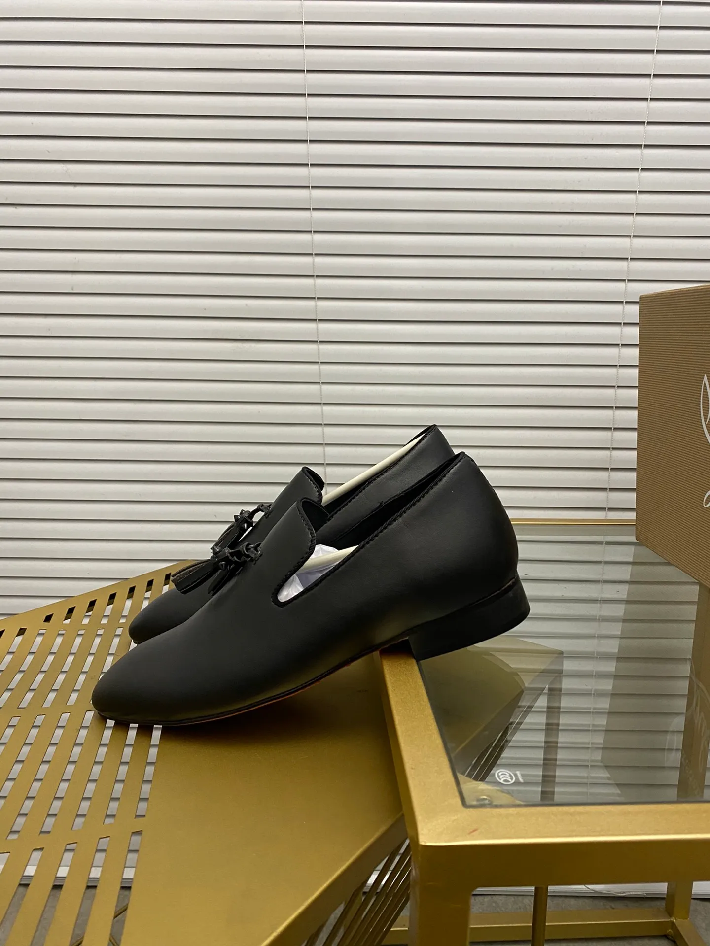 (Customized model) Ex-factory price is 500. christian louboutin2023 latest model (CL red sole shoes) counter series, casual sneakers for couples 📢 📢 📢 exclusive hot style release 🎈🎈💪 movable latex feet 👻 finished outsole line [satisfied] 😝Female 35-40# Male 38#-46, global supply😝 [Top version]: Original imported genuine leather upper, top original leather lining, original molded TPU outsole, original 1:1 detail processing, original shoe last,